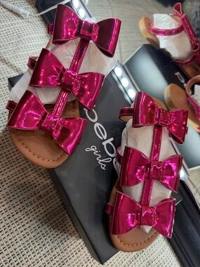 bebe Metallic Fuchsia Strappy Gladiator Sandals